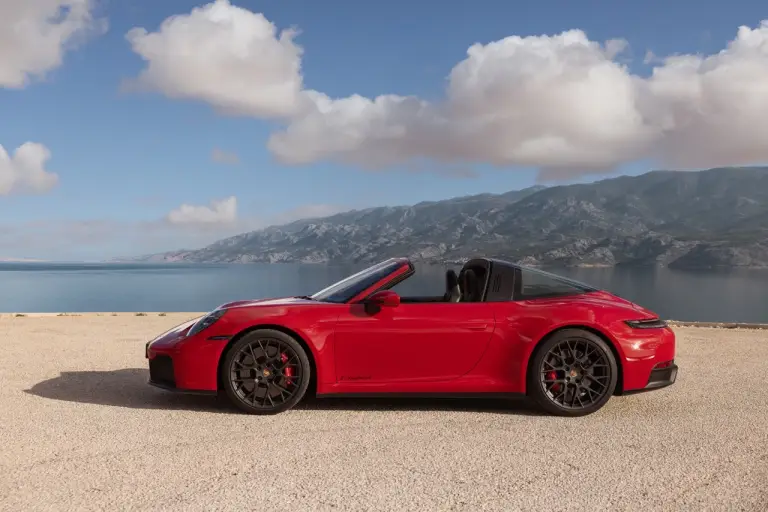 Porsche 911 2024 - Foto ufficiali - 24