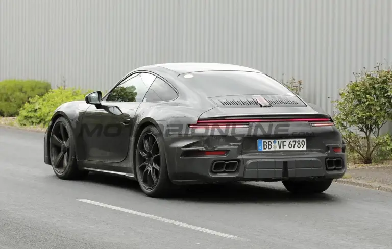 Porsche 911 Turbo Touring - Foto spia 29-05-2024 - 8
