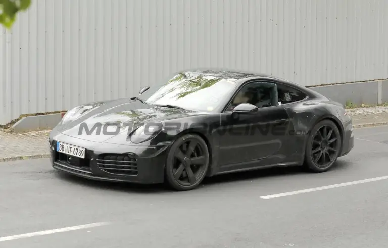 Porsche 911 Turbo Touring - Foto spia 29-05-2024 - 2