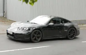Porsche 911 Turbo Touring - Foto spia 29-05-2024 - 9