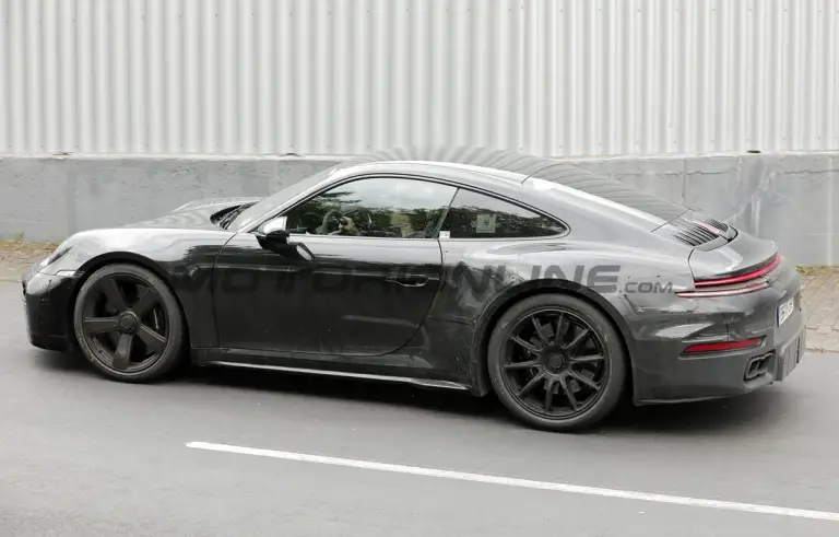 Porsche 911 Turbo Touring - Foto spia 29-05-2024 - 5
