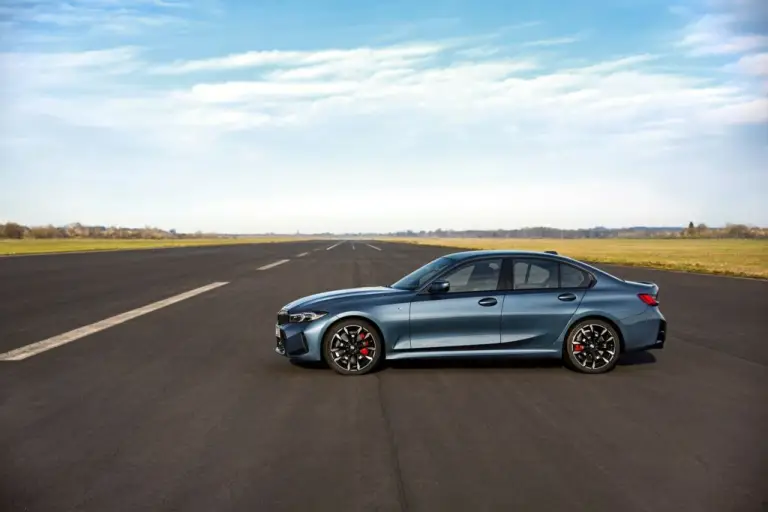 BMW Serie 3 2024 - 28