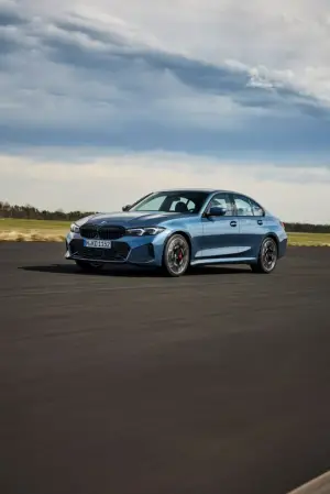 BMW Serie 3 2024 - 31