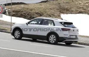 Volkswagen T-Roc 2025 - Foto spia 30-05-2024 - 10