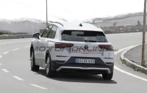Volkswagen T-Roc 2025 - Foto spia 30-05-2024 - 19