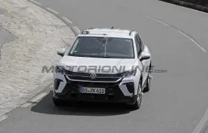 Volkswagen T-Roc 2025 - Foto spia 30-05-2024 - 13
