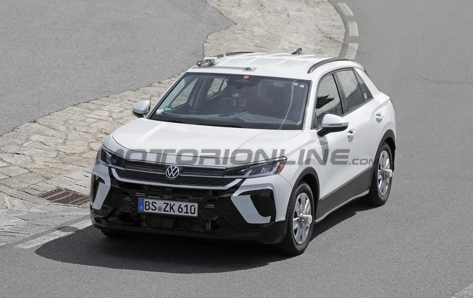 Volkswagen T-Roc 2025 - Foto spia 30-05-2024 - 16