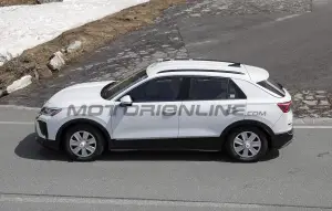 Volkswagen T-Roc 2025 - Foto spia 30-05-2024 - 23