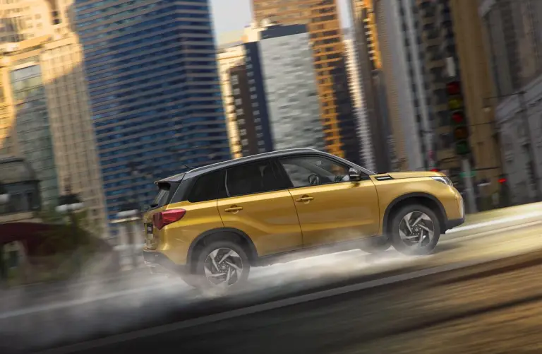 Suzuki Vitara Hybrid 2024 - 27