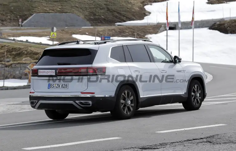 Volkswagen Atlas 2025 - Foto spia 30-05-2024 - 13