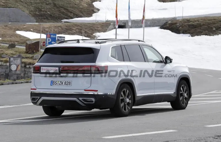 Volkswagen Atlas 2025 - Foto spia 30-05-2024 - 10