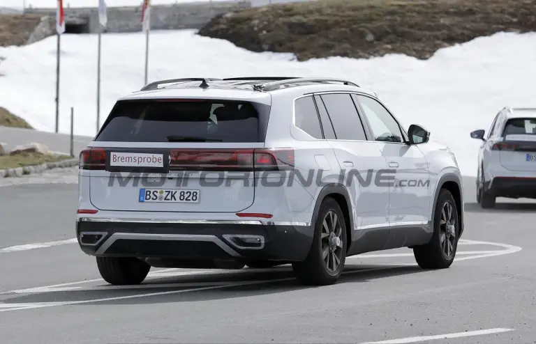 Volkswagen Atlas 2025 - Foto spia 30-05-2024 - 12