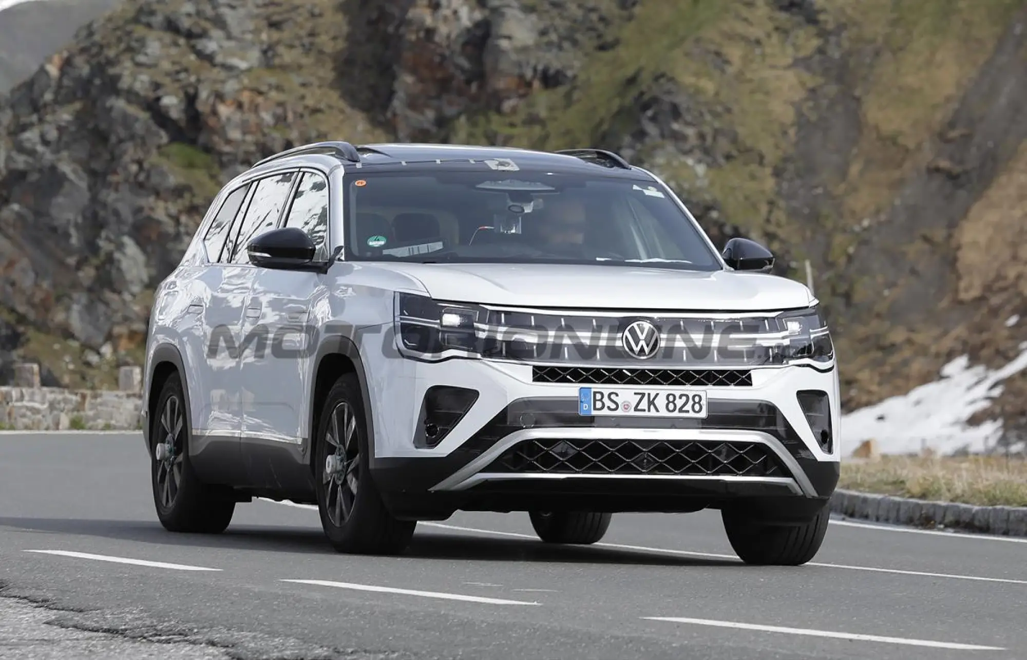 Volkswagen Atlas 2025 - Foto spia 30-05-2024 - 2