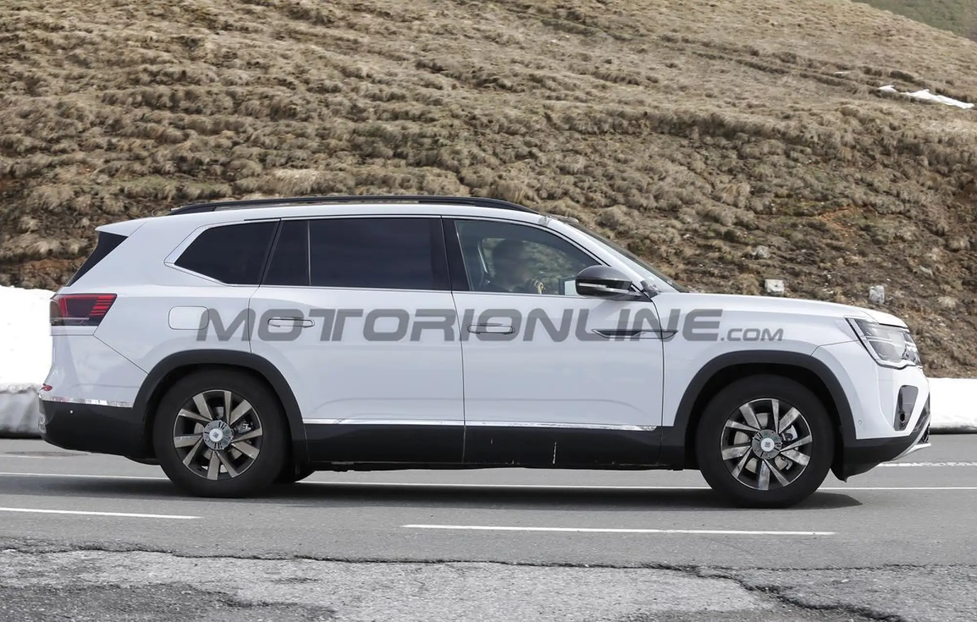Volkswagen Atlas 2025 - Foto spia 30-05-2024 - 5