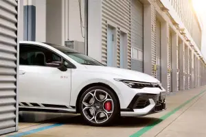 Volkswagen Golf GTI e GTI Clubsport - 10