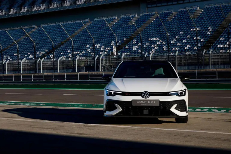 Volkswagen Golf GTI e GTI Clubsport - 5