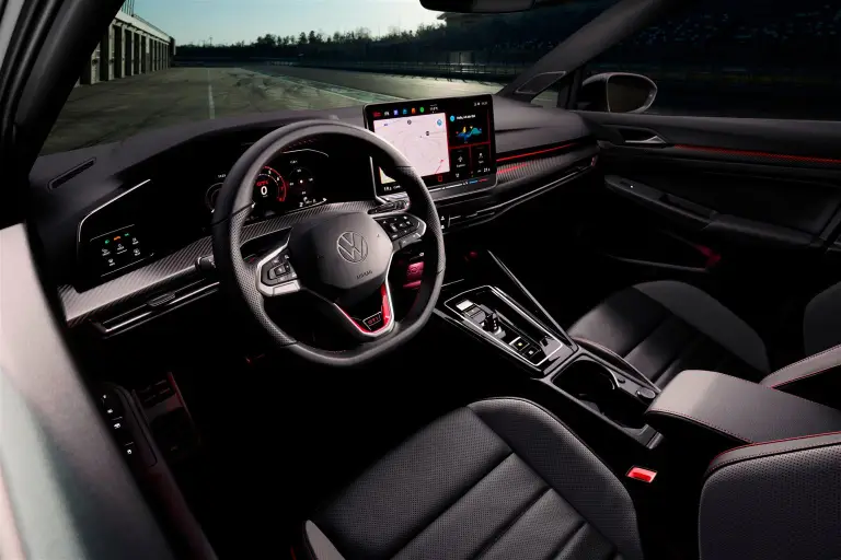 Volkswagen Golf GTI e GTI Clubsport - 11