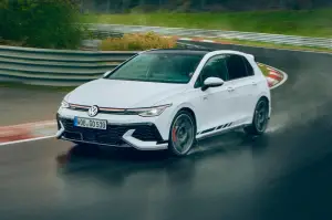 Volkswagen Golf GTI e GTI Clubsport - 12