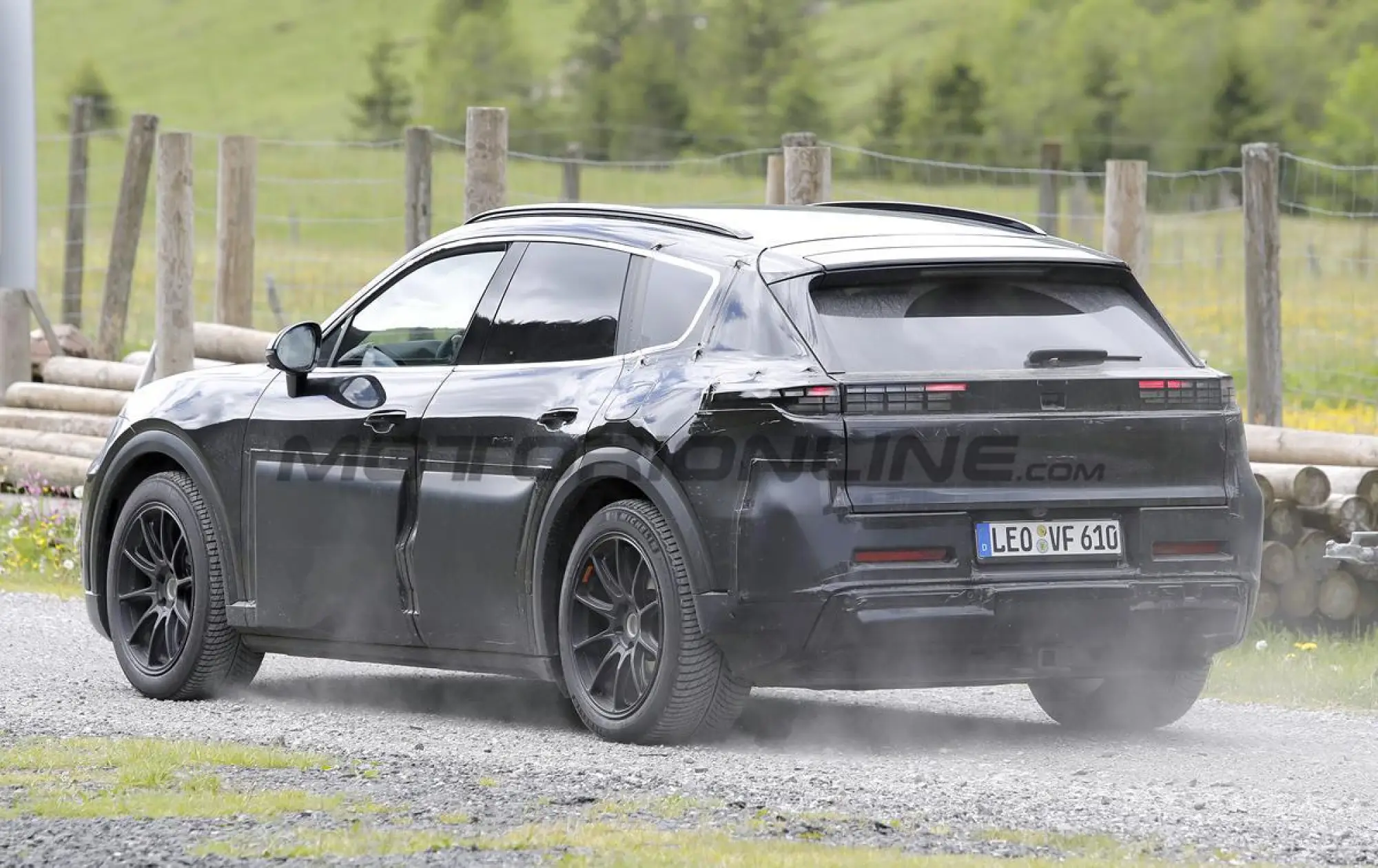 Porsche Cayenne EV - Foto spia 06-06-2024 - 16