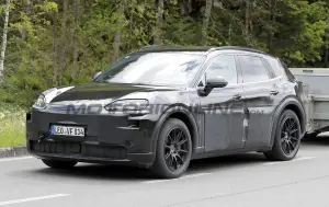 Porsche Cayenne EV - Foto spia 06-06-2024