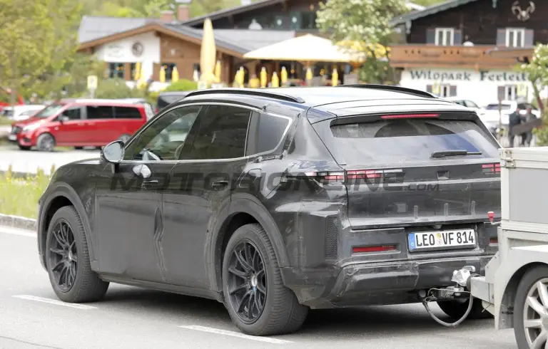 Porsche Cayenne EV - Foto spia 06-06-2024 - 15
