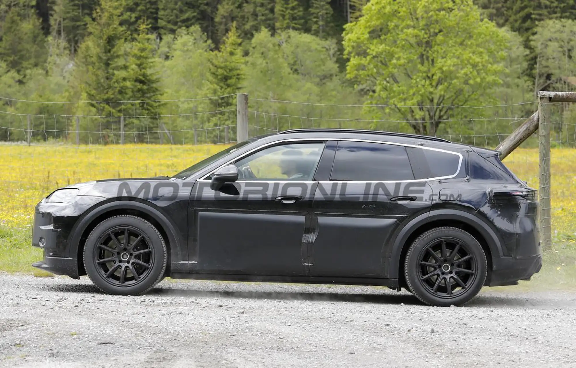 Porsche Cayenne EV - Foto spia 06-06-2024 - 11