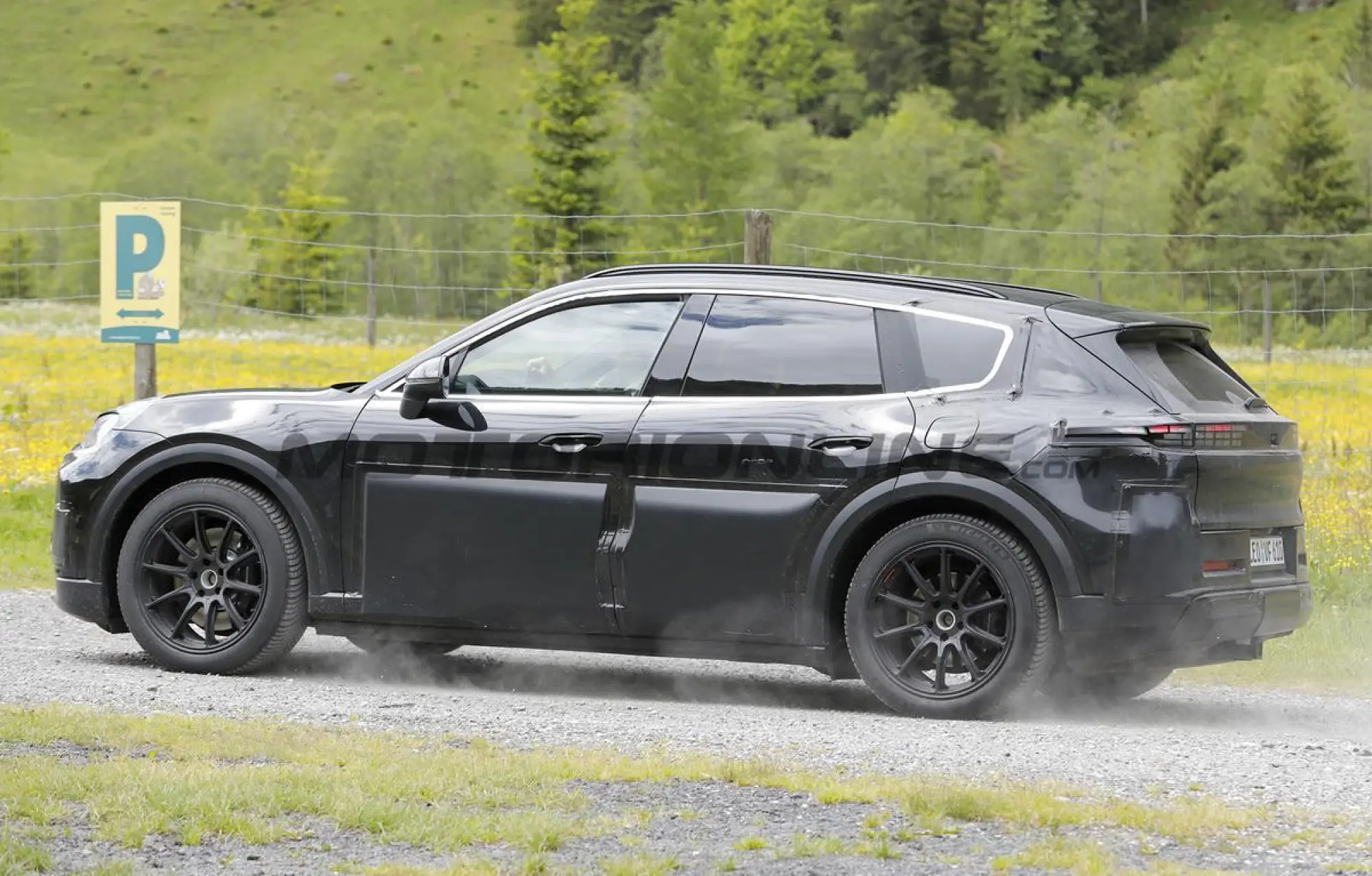 Porsche Cayenne EV - Foto spia 06-06-2024 - 7