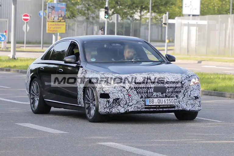 Mercedes Classe S 2025 - Foto spia 7-6-2024 - 1