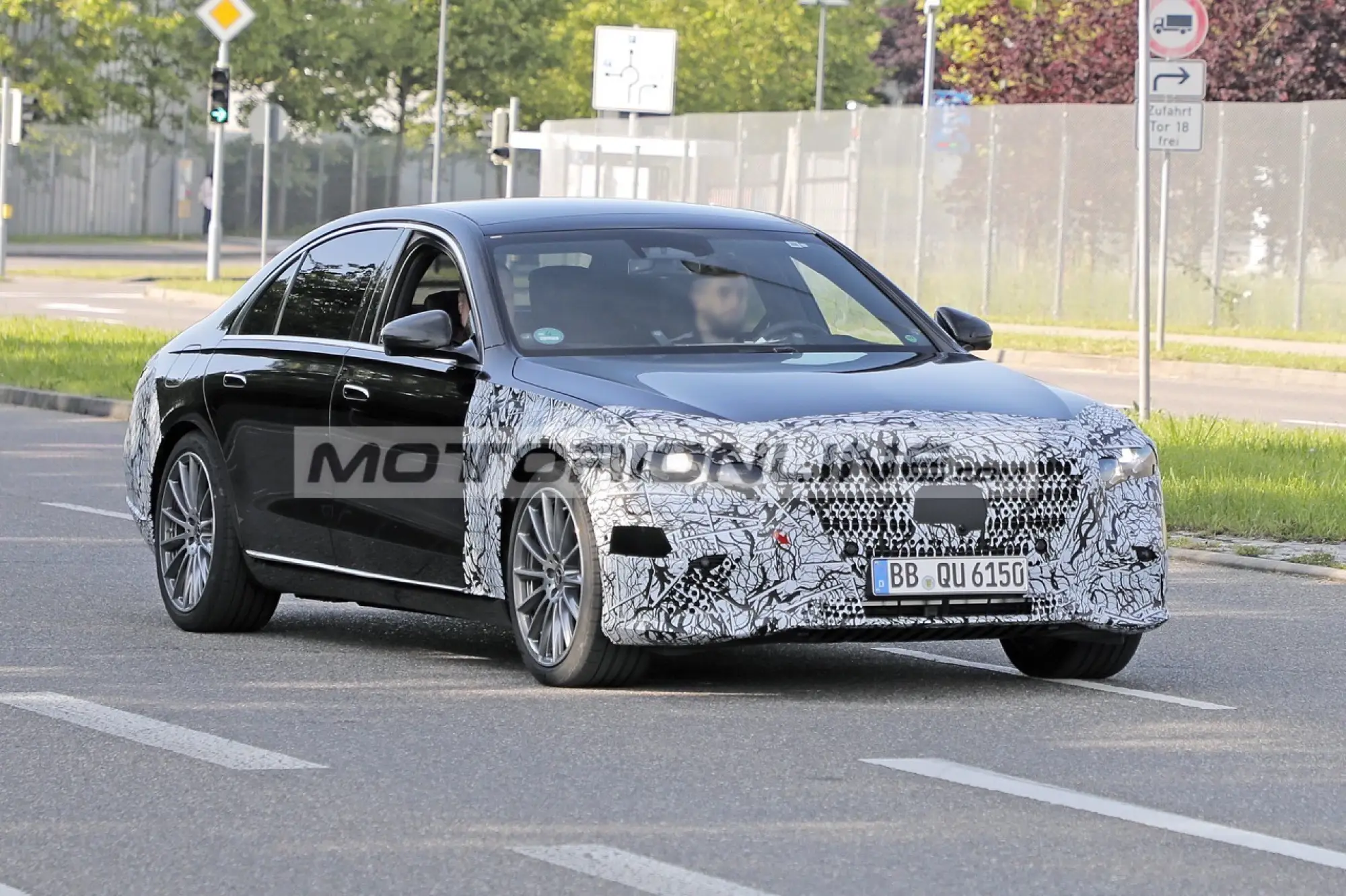Mercedes Classe S 2025 - Foto spia 7-6-2024 - 3