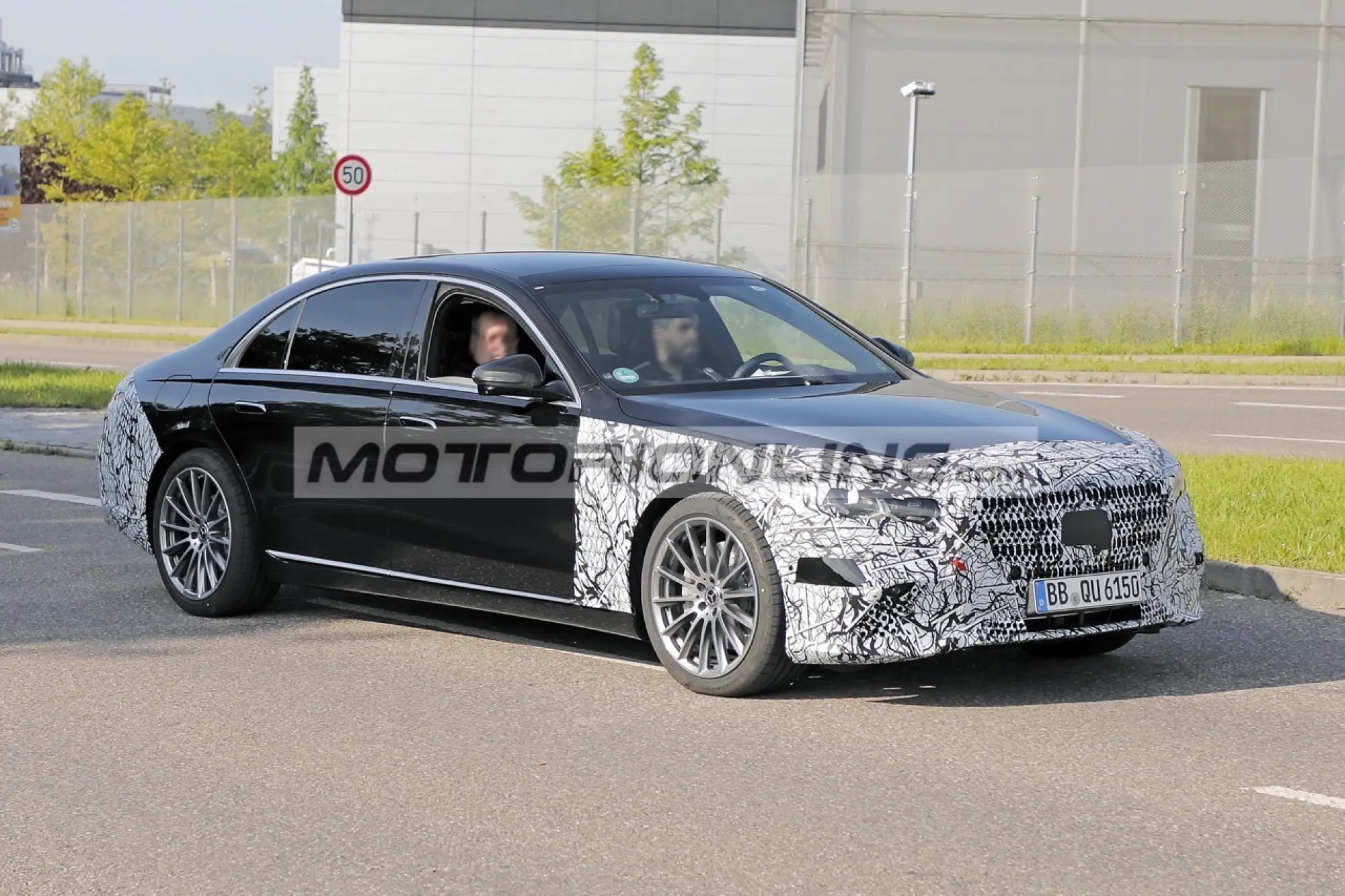 Mercedes Classe S 2025 - Foto spia 7-6-2024 - 2