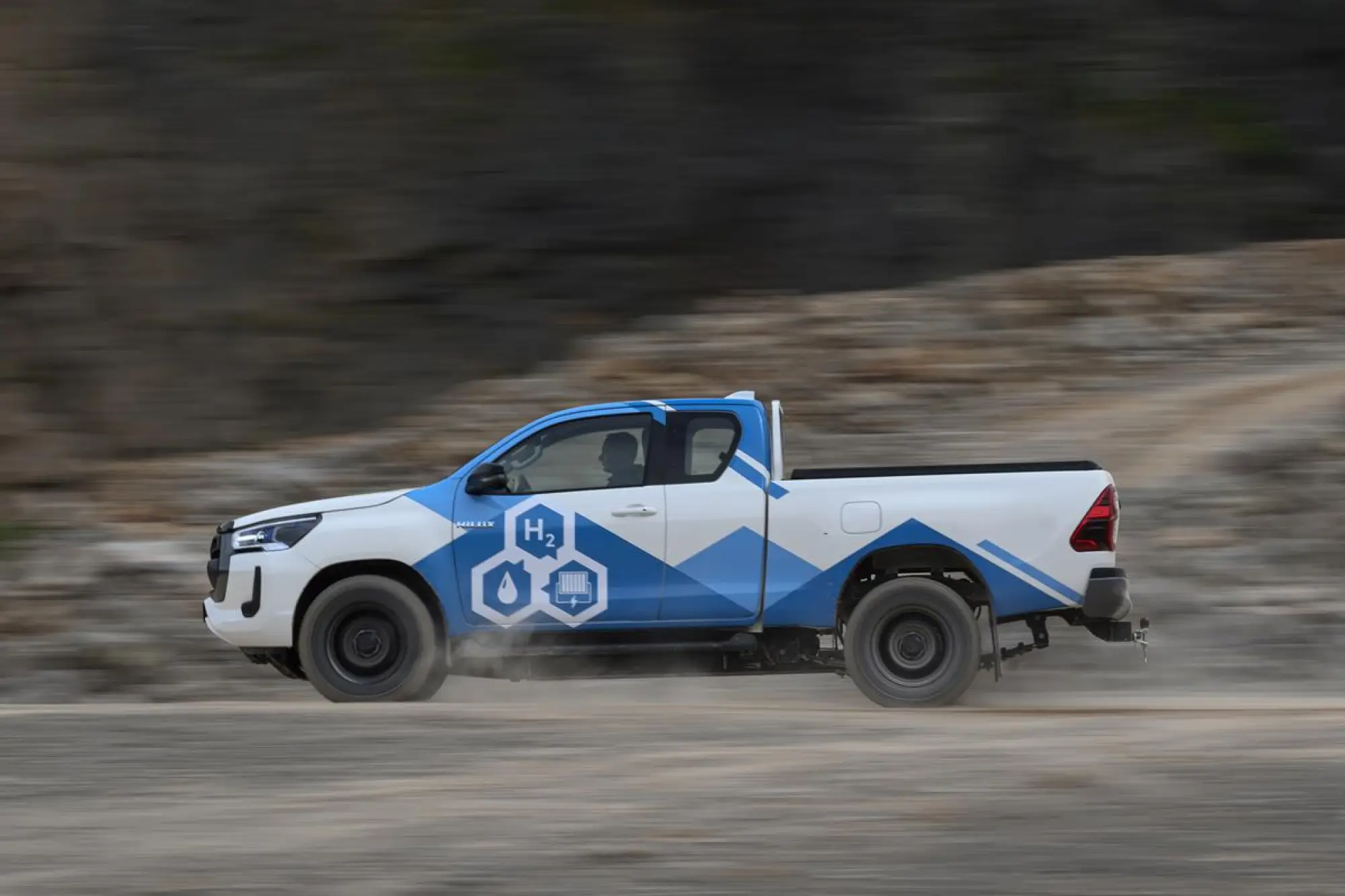 Toyota Hilux FCEV - Prototipo - 21