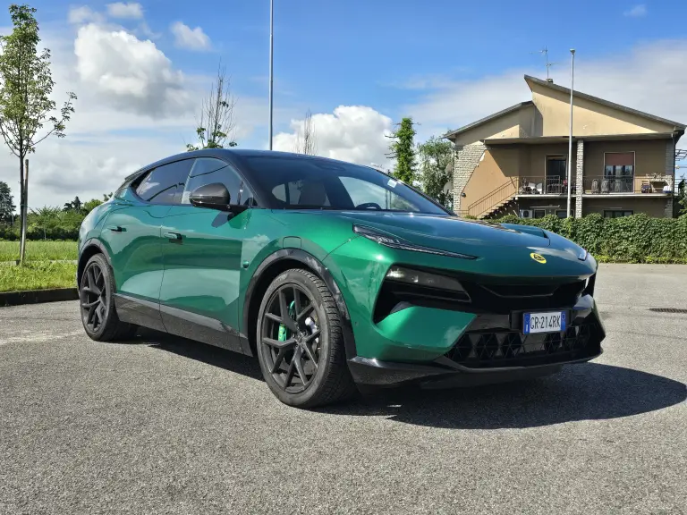 Lotus Eletre 2024 prova - 12