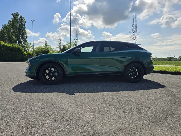 Lotus Eletre 2024 prova - 15