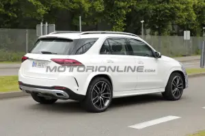 Mercedes GLE - Foto spia 10-6-2024 - 9