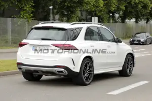 Mercedes GLE - Foto spia 10-6-2024 - 7