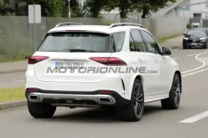 Mercedes GLE - Foto spia 10-6-2024 - 10
