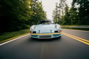 Porsche 911 1974 restomod - 7