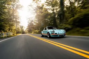 Porsche 911 1974 restomod - 2