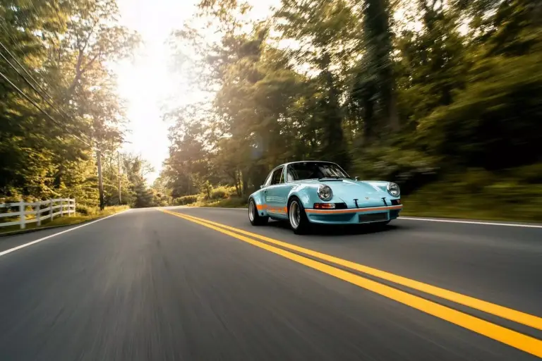 Porsche 911 1974 restomod - 2