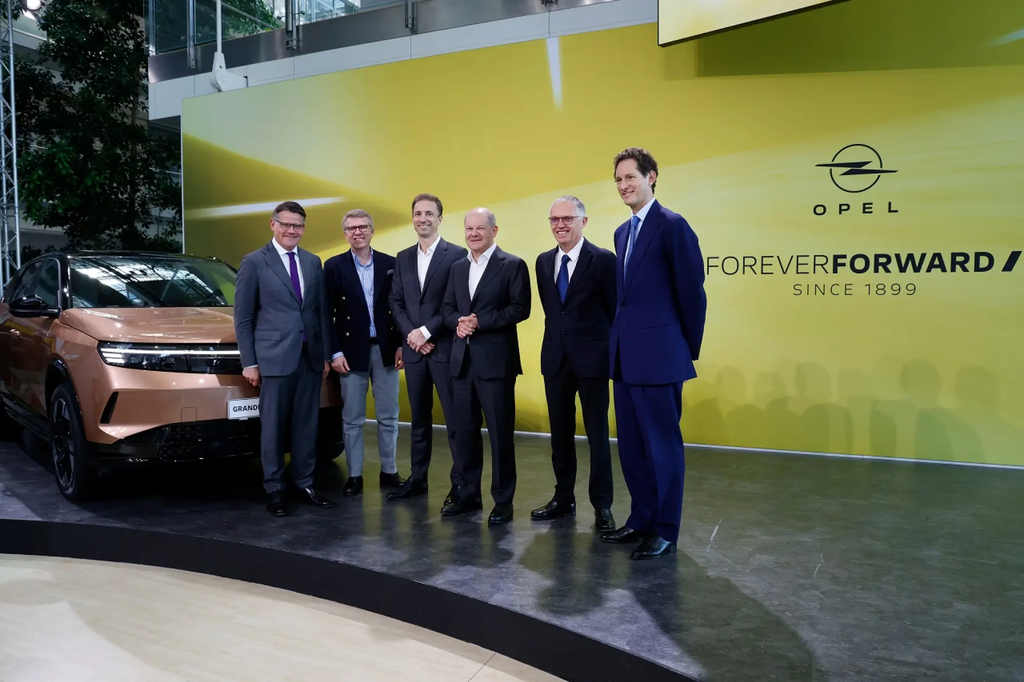 Opel festeggia 125 anni - 1