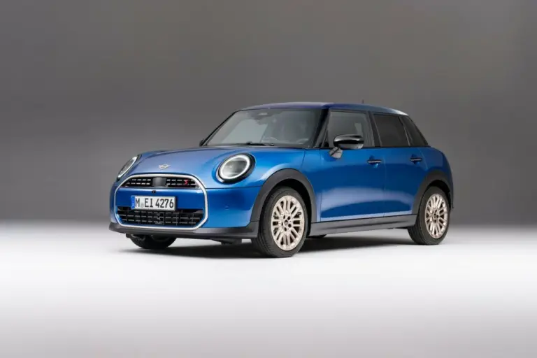 Mini Cooper 5 porte 2024 - 17