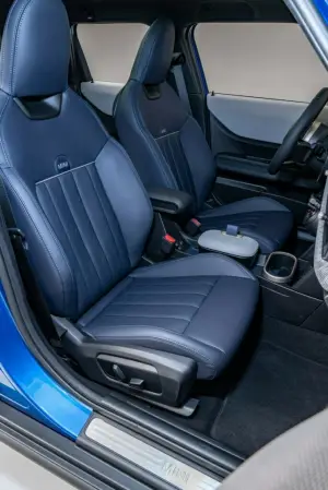 Mini Cooper 5 porte 2024 - 27