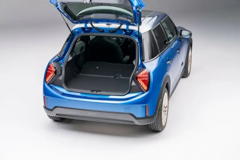 Mini Cooper 5 porte 2024 - 18