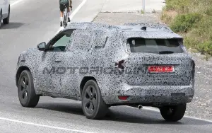Dacia Bigster - Foto spia 12-06-2024 - 8