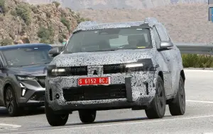Dacia Bigster - Foto spia 12-06-2024 - 2