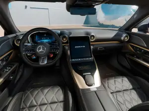 Mercedes-AMG SL 63 Golden Coast - 5