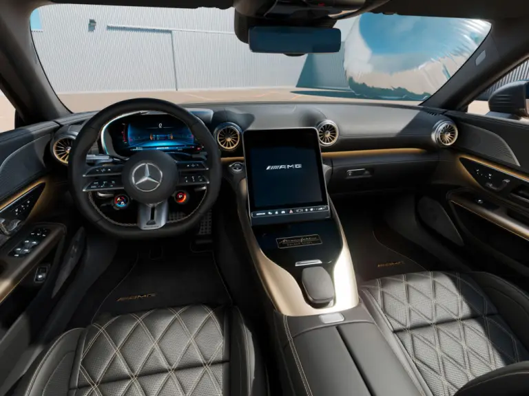 Mercedes-AMG SL 63 Golden Coast - 5