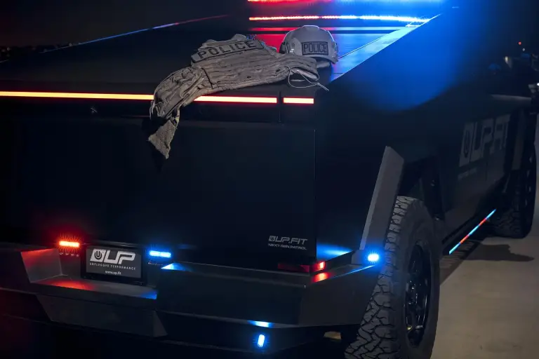 Tesla Cybertruck Next-Gen Patrol - 4
