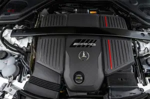 Mercedes-AMG E 53 Hybrid 4Matic+ - 11