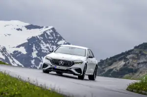 Mercedes-AMG E 53 Hybrid 4Matic+ - 13
